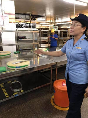 走進(jìn)企業(yè)餐廳后廚 慈溪公眾開放日揭開餐飲管理新篇章